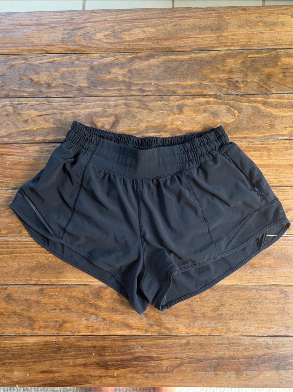 lululemon black hottie hot shorts - Picture 2 of 6